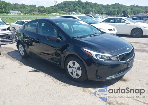 2017 Kia Forte Lx z USA, uszkodzony, nr VIN 3KPFK4A74HE159940